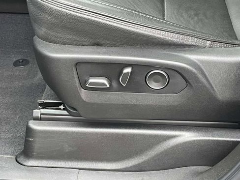 Used 2021 GMC Yukon Denali w/ Denali Premium Package image 21