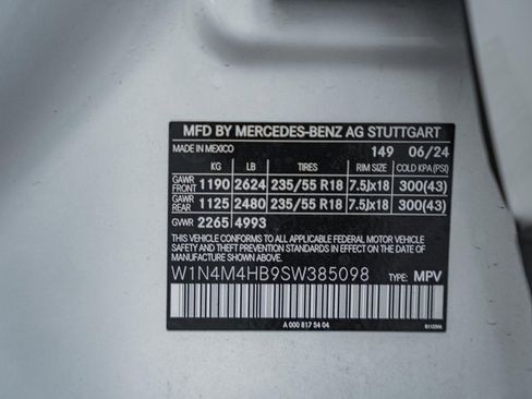 Certified 2025 Mercedes-Benz GLB 250 4MATIC image 35