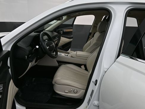 Used 2022 Genesis GV80 2.5T w/ Advanced Package 02 AWD/4WD image 13