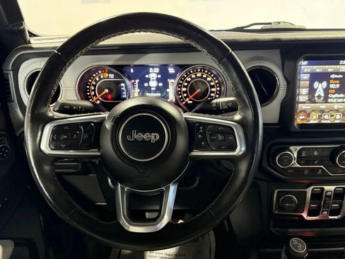 Used 2022 Jeep Gladiator Overland AWD/4WD image 11