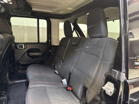 Used 2019 Jeep Wrangler Unlimited Rubicon image 30