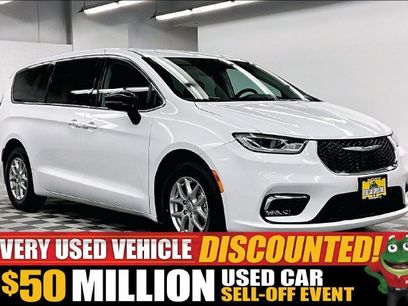 Used 2024 Chrysler Pacifica Touring-L