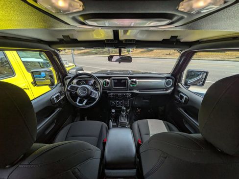 Used 2021 Jeep Wrangler Unlimited Sahara AWD/4WD image 9