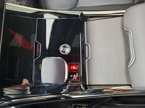 Used 2025 Land Rover Range Rover Sport SE image 54