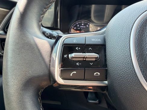 Used 2022 Kia Sorento EX w/ Panoramic Sunroof Package FWD image 8