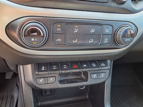Used 2022 Chevrolet Colorado ZR2 AWD/4WD image 6