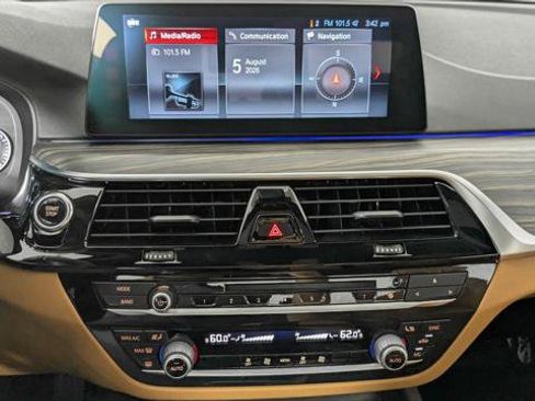 Used 2018 BMW 530e RWD image 28