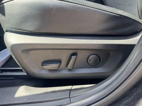 Used 2025 Mitsubishi Outlander SE image 10