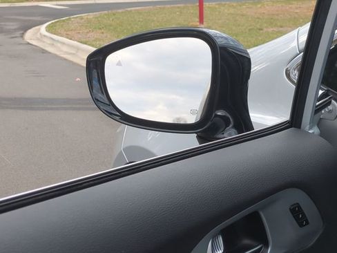 New 2026 Chrysler Pacifica Limited w/ Trailer Tow Group image 18