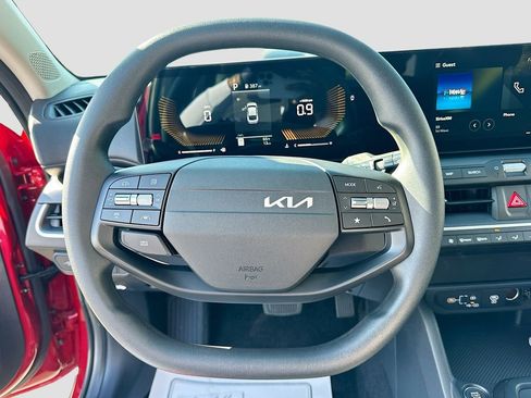 New 2025 Kia K4 LXS image 11