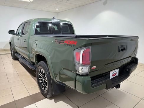 Certified 2022 Toyota Tacoma TRD Sport image 3