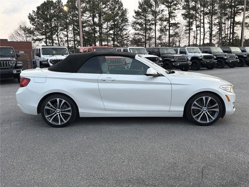 Used 2017 BMW 230i Convertible image 5