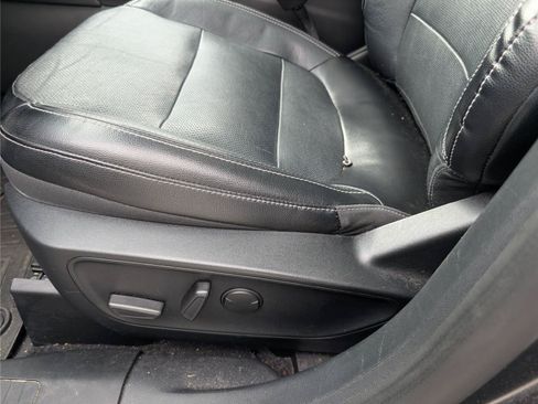 Used 2020 Ford Escape Titanium AWD/4WD image 24