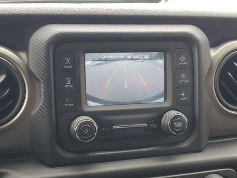 Used 2018 Jeep Wrangler Unlimited Sport S image 14