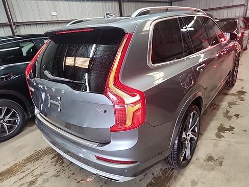 Used 2018 Volvo XC90 T6 Momentum w/ Convenience Package image 4
