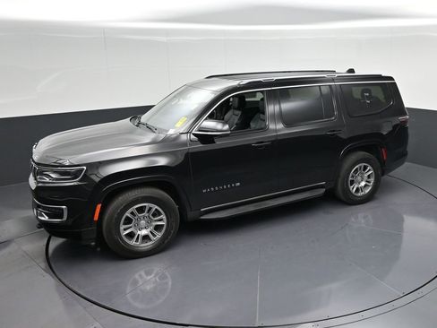 Used 2024 Jeep Wagoneer 4WD w/ HD Trailer Tow Package image 30