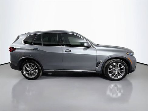 New 2026 BMW X5 xDrive40i w/ Climate Comfort Package AWD/4WD image 5