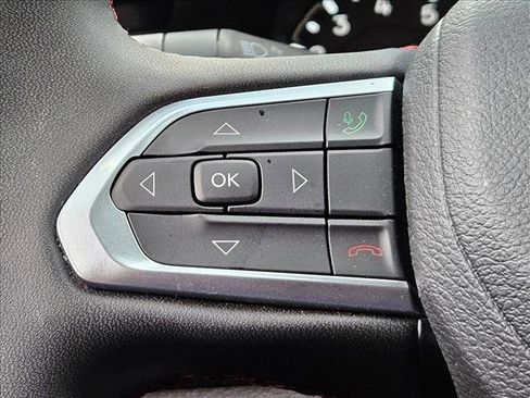 Used 2025 Jeep Compass Trailhawk AWD/4WD image 24