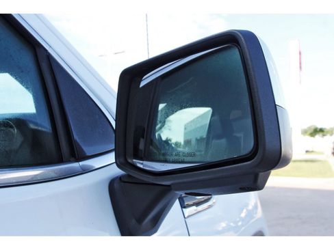 Used 2025 GMC Sierra 1500 SLT RWD image 10