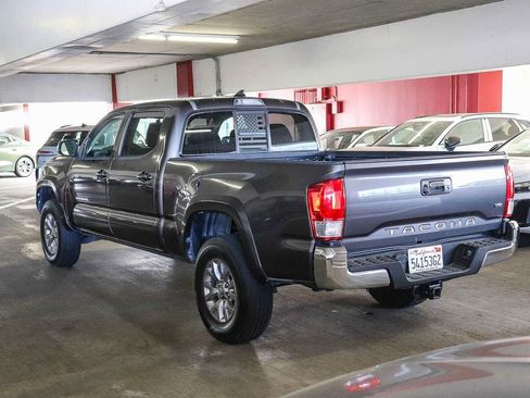 Used 2016 Toyota Tacoma SR5 w/ SR5 Appearance Package (SN) RWD image 2
