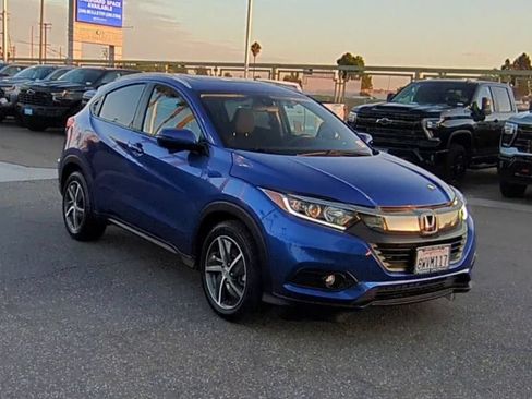 Used 2021 Honda HR-V EX image 2