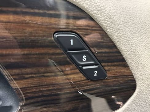 Used 2023 Chrysler Pacifica Limited image 34