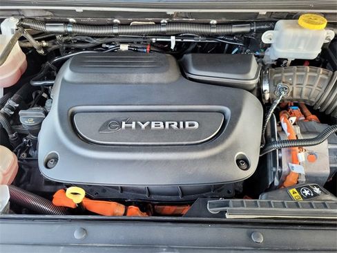 Certified 2020 Chrysler Pacifica Limited w/ Advanced Safetytec Group image 20