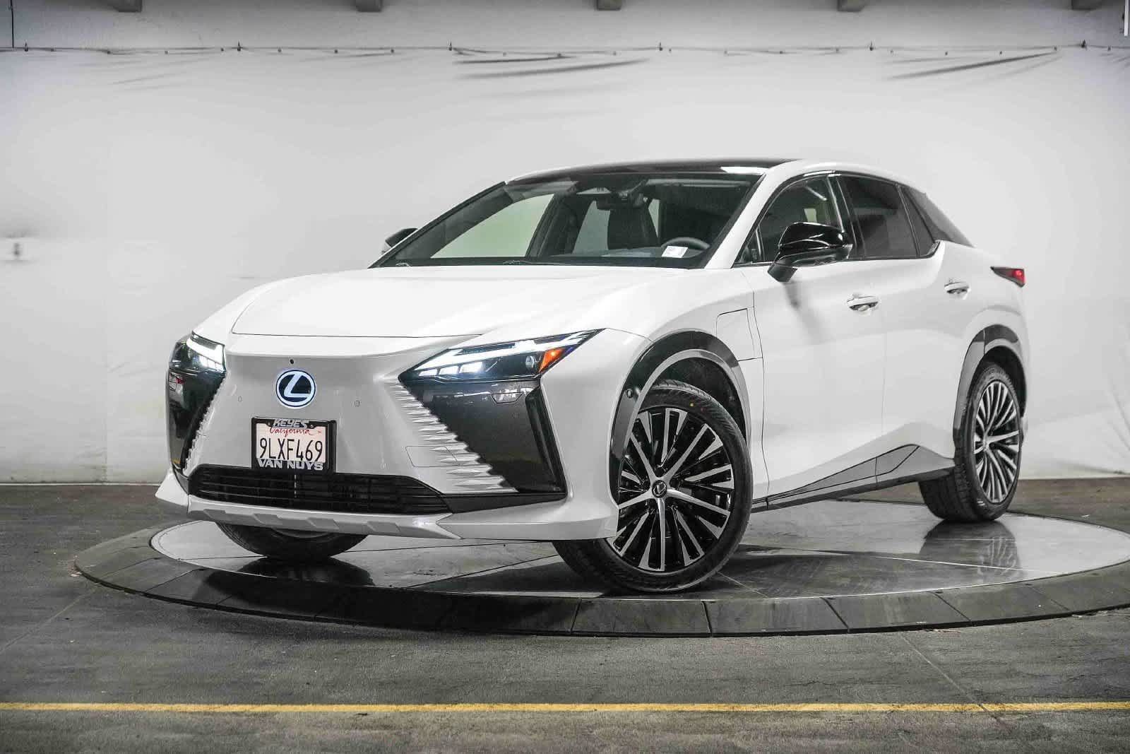 Used 2023 Lexus RZ 450e Premium w/ Technology Package AWD/4WD image 2