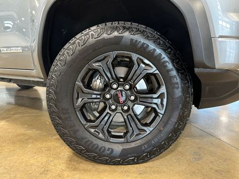 Used 2024 GMC Canyon Elevation RWD image 9