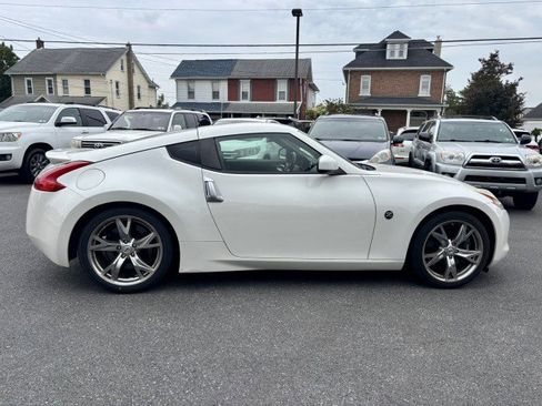 Used 2012 Nissan 370Z Touring w/ Sport Pkg image 8