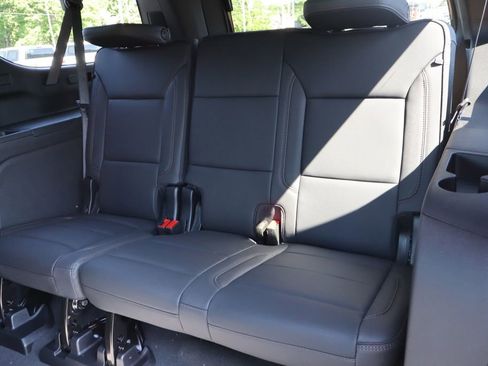 New 2026 Chevrolet Suburban High Country AWD/4WD image 24