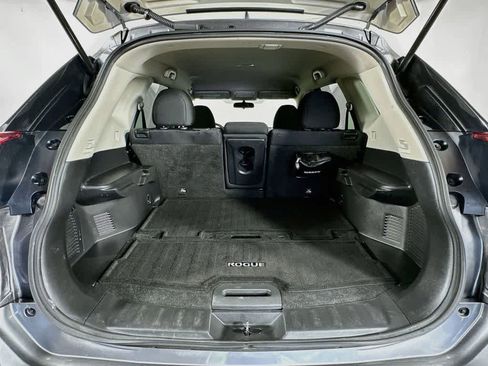 Used 2017 Nissan Rogue SV w/ Midnight Edition FWD image 21