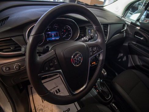 Used 2022 Buick Encore Preferred w/ Safety Package image 19