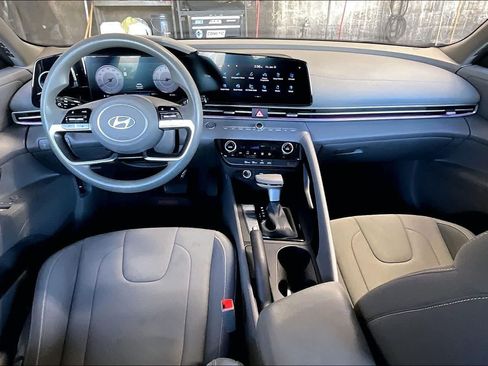 Used 2024 Hyundai Elantra SEL FWD image 10