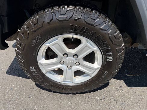 Used 2019 Jeep Wrangler Unlimited Sport S AWD/4WD image 8