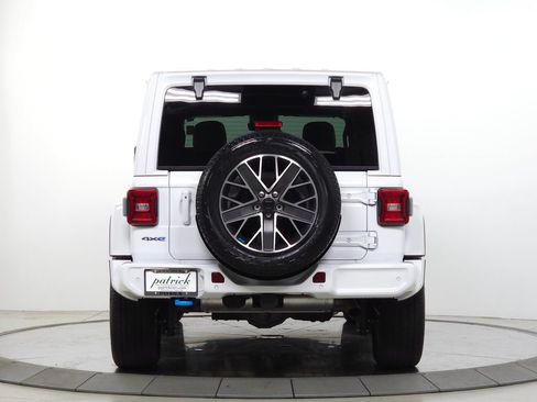 Used 2023 Jeep Wrangler Unlimited Sahara AWD/4WD image 6