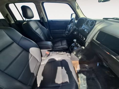 Used 2015 Jeep Patriot High Altitude AWD/4WD image 14