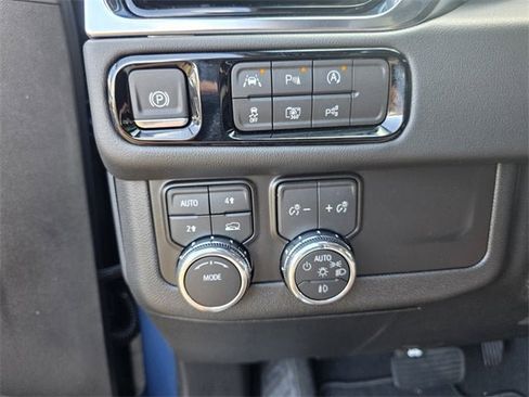 New 2026 GMC Yukon XL Elevation image 25