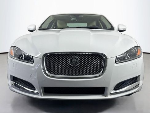 Used 2012 Jaguar XF image 2
