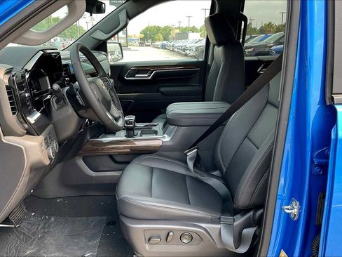 Used 2025 Chevrolet Silverado 1500 LT w/ Leather Package AWD/4WD image 11