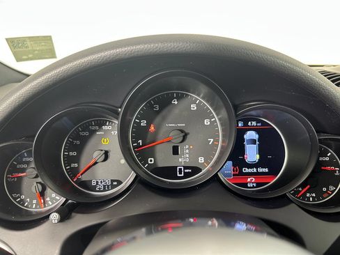 Used 2016 Porsche Cayenne AWD/4WD image 21