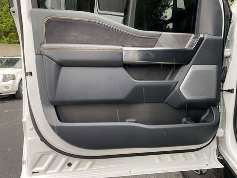 Used 2024 Ford F250 Platinum image 22