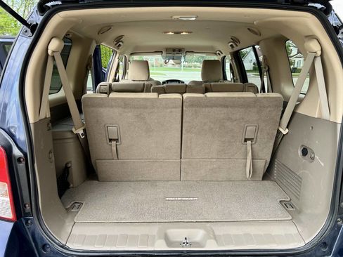 Used 2010 Nissan Pathfinder SE image 16