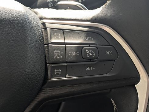 Used 2025 Jeep Grand Cherokee L Laredo w/ Luxury Tech Group I RWD image 18