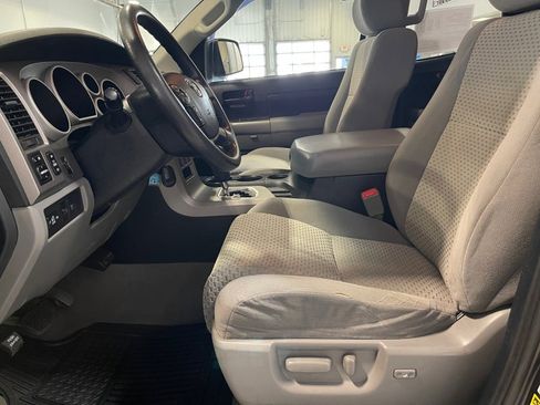 Used 2011 Toyota Tundra 4x4 Double Cab image 9