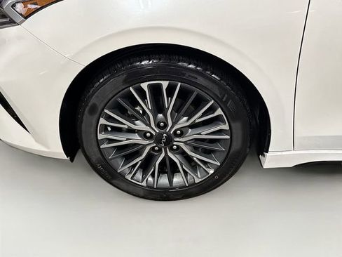 Used 2024 Kia Forte GT-Line w/ GT-Line Premium Package image 10