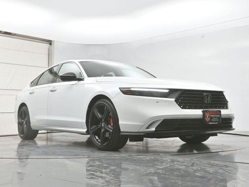 Used 2023 Honda Accord EX-L image 32