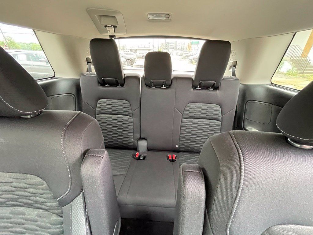 Certified 2022 Nissan Pathfinder SV w/ SV Premium Package AWD/4WD image 8