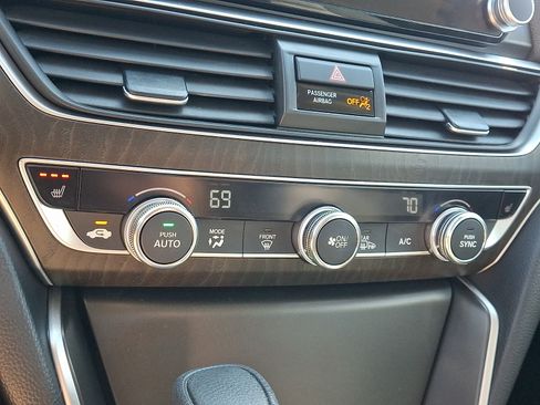Used 2018 Honda Accord EX image 20