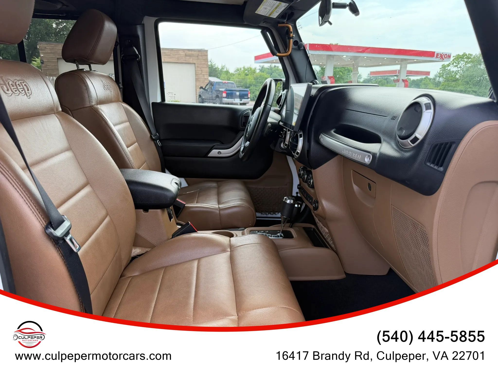 Used 2012 Jeep Wrangler Unlimited Sahara w/ Connectivity Group AWD/4WD image 14